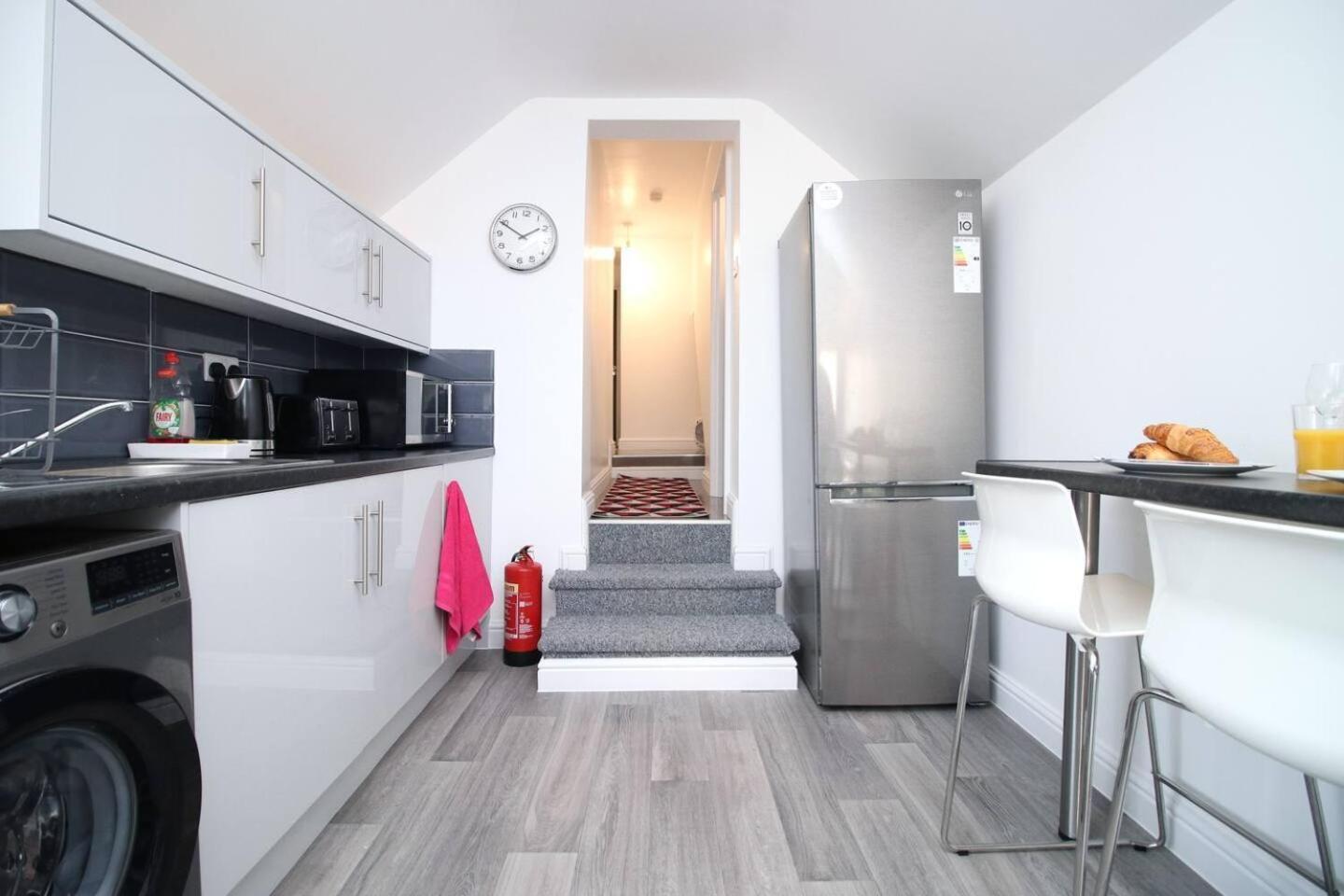 Modern Guesthouse, Fast Wi-Fi, Street Free Parking, Central, Fully Equipped Cardiff Luaran gambar