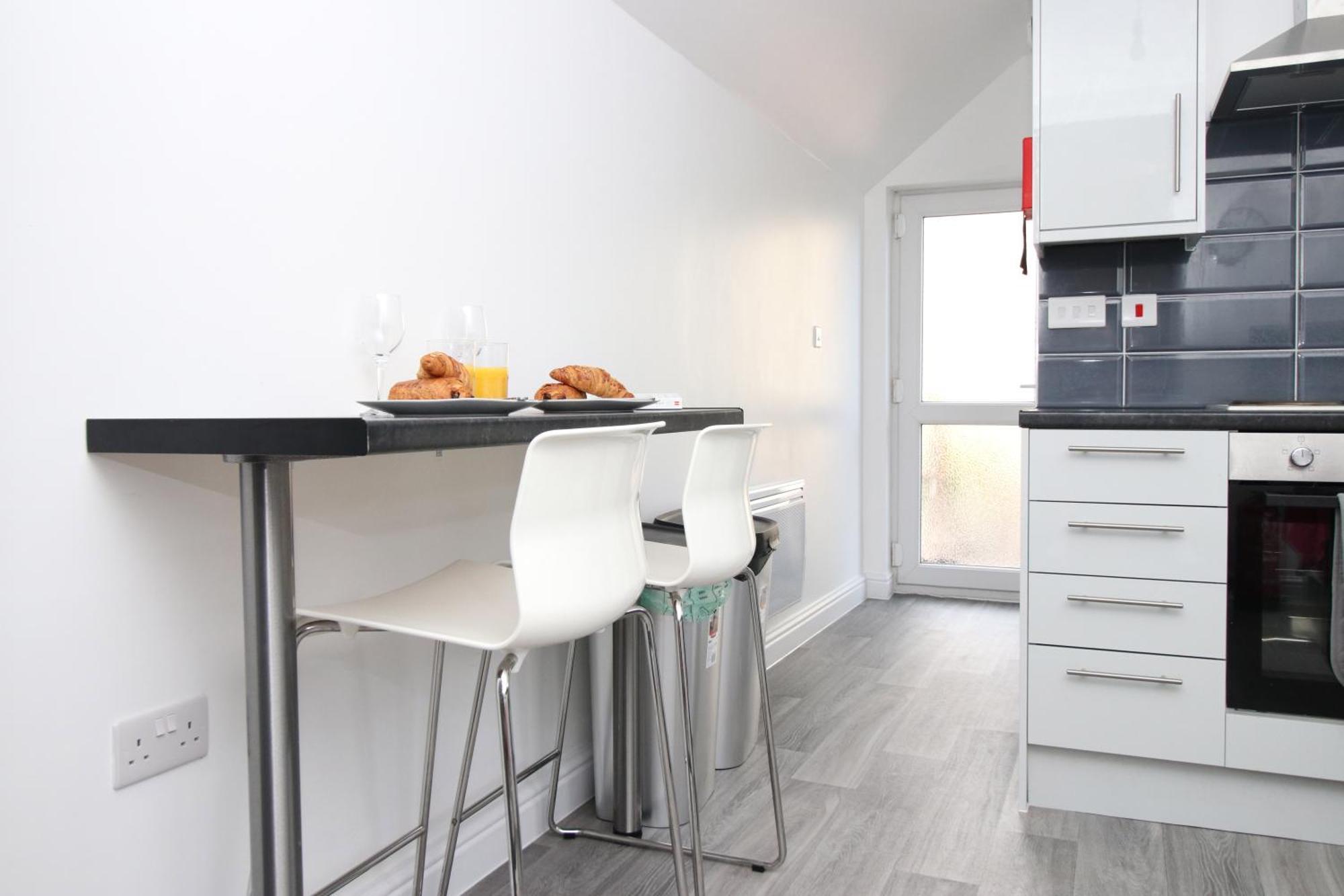 Modern Guesthouse, Fast Wi-Fi, Street Free Parking, Central, Fully Equipped Cardiff Luaran gambar